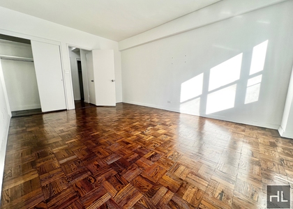 East 69 Street - Photo 1