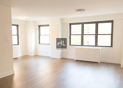 E 16 St - Photo 1