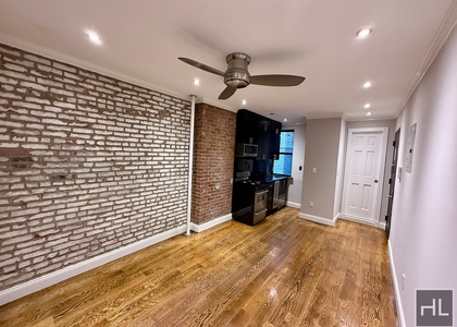 West 52 Street - Photo 1