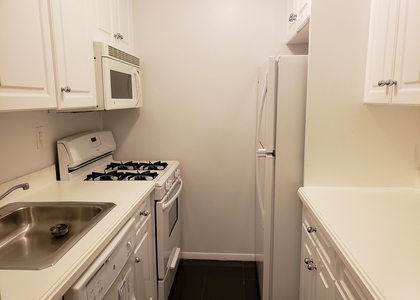 West 52nd Street - Photo 1