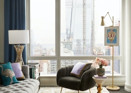 Tenth Avenue - Photo 1
