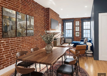 East 52 Street - Photo 1