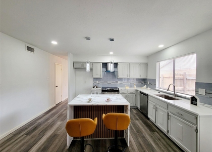 4636 Gleneagle Street - Photo 1