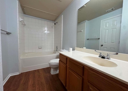 813 Betty Court - Photo 1