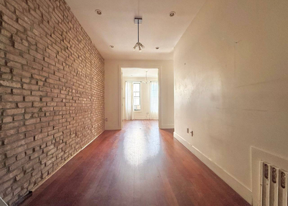 126 Grattan Street - Photo 1