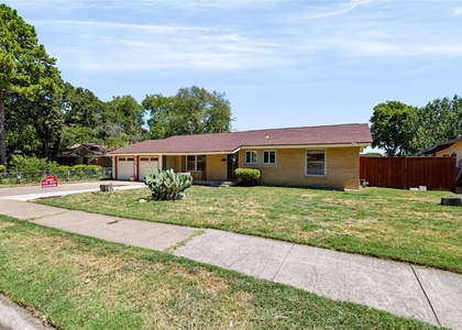 732 Hurstview Drive - Photo 1