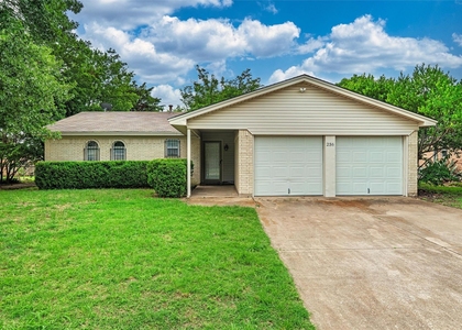 236 E Cunningham Avenue - Photo 1
