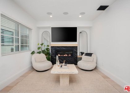 107 S Flores Street - Photo 1