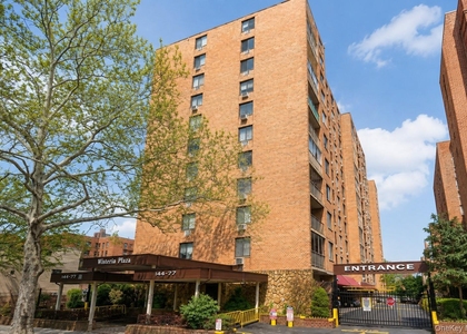 14477 Roosevelt Avenue - Photo 1