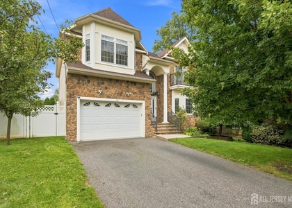 39 Hamilton Avenue - Photo 1