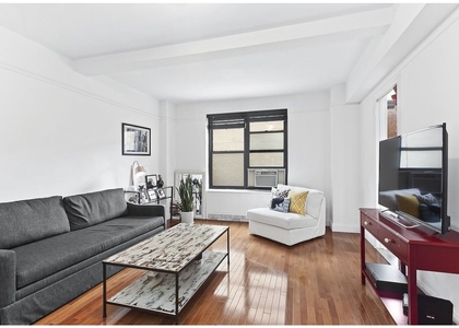 161 W 16th Street - Photo 1
