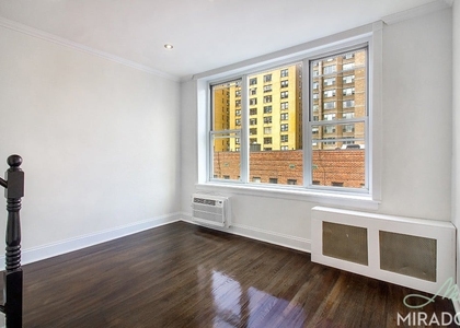 440 E 85th Street - Photo 1