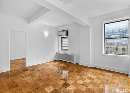 132 E 45th Street - Photo 1