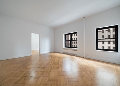 57 W 58th Street - Photo 1