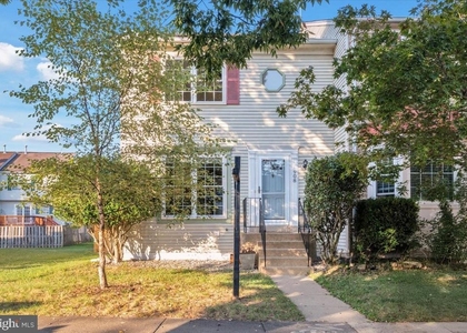 908 Smartts Lane Ne - Photo 1