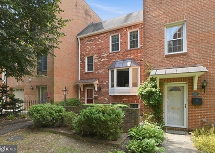 6924 Mclean Park Manor Court - Photo 1