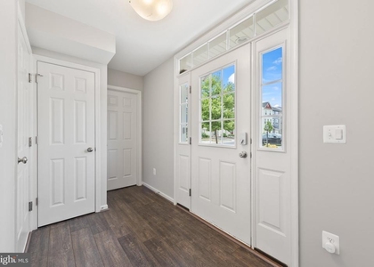 106 Splendor Garden Way - Photo 1