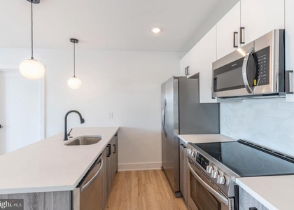 629 W Girard Avenue - Photo 1