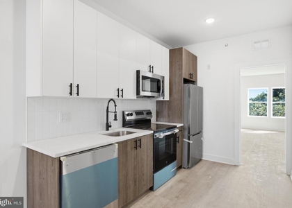 669 N 39th Street - Photo 1