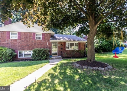 12217 Hunters Lane - Photo 1