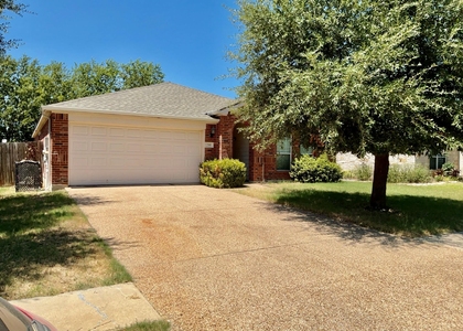 789 Kingfisher Ln - Photo 1