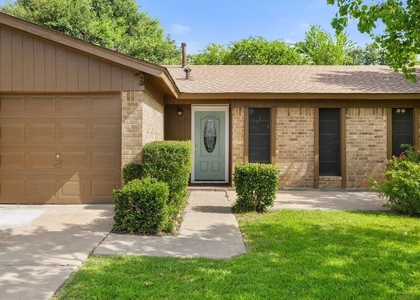 704 Brookwood Cir - Photo 1