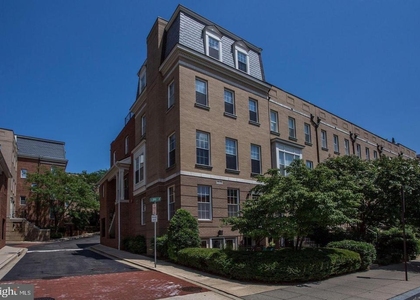2409 1/2 20th Street Nw - Photo 1