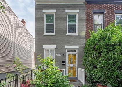 1611 Rosedale Street Ne - Photo 1