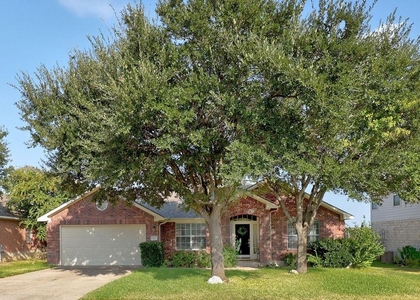 400 Ranier Ln - Photo 1