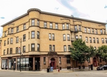 664 W Oakdale Avenue - Photo 1