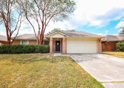 2306 Old Oak Lane - Photo 1