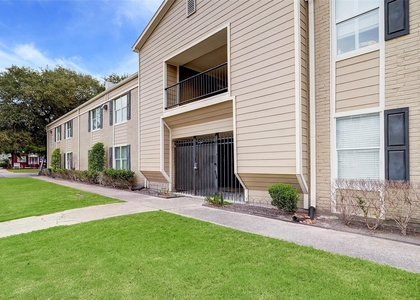 835 Heights Boulevard - Photo 1
