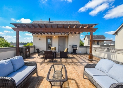 1126 W 16th Street - Photo 1