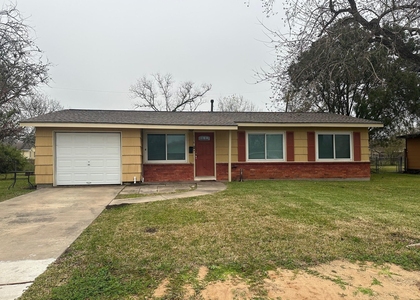 116 Forest Oaks Lane - Photo 1
