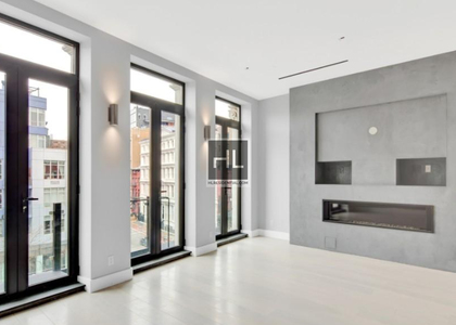 Bowery - Photo 1