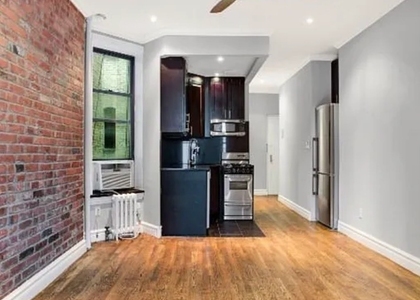 Mott Street - Photo 1