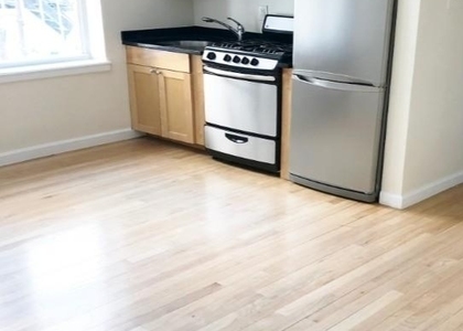 West 13 Street - Photo 1