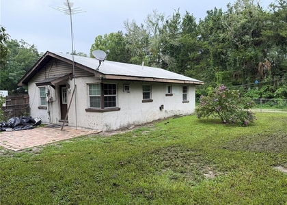 2106 Ne 11th Avenue - Photo 1