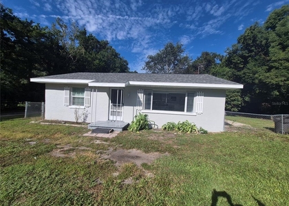 2106 Ne 11th Avenue - Photo 1