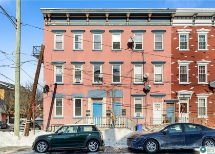 697 Ferry Street - Photo 1