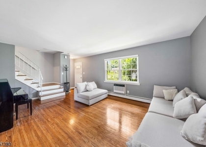 768 Springfield Ave - Photo 1