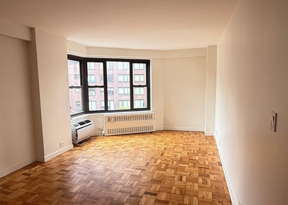 Fourth Avenue - Photo 1