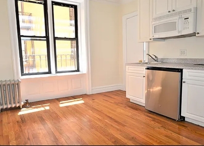 West 45 Street - Photo 1
