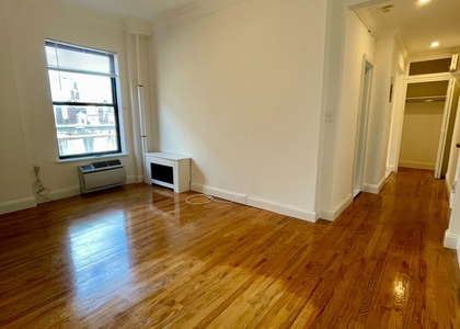 Riverside Drive - Photo 1
