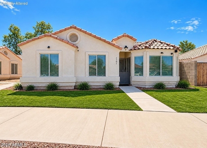 8520 W Palm Lane - Photo 1