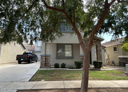 5343 E Holmes Avenue - Photo 1