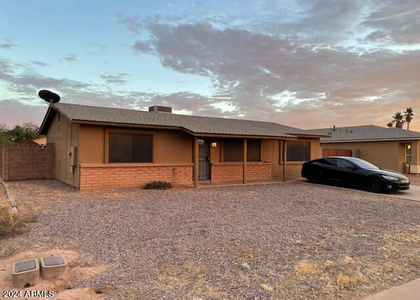 9435 W Oneida Drive - Photo 1