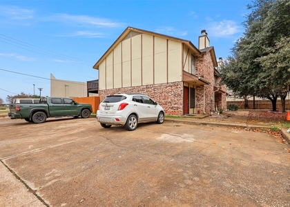 800 Bluebonnet Drive - Photo 1
