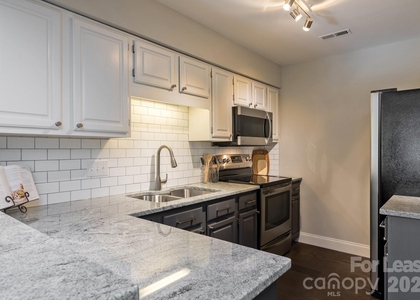 5001 Sharon Road - Photo 1