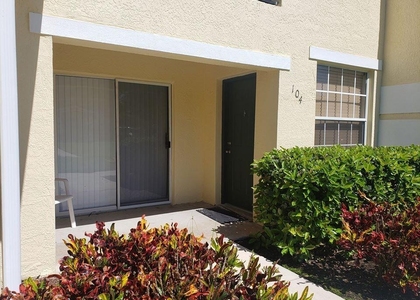 104 Sw Peacock Boulevard - Photo 1
